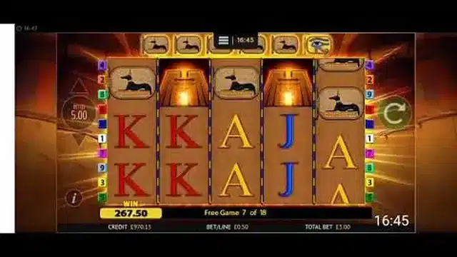 Eye of Horus bonus retrigger win