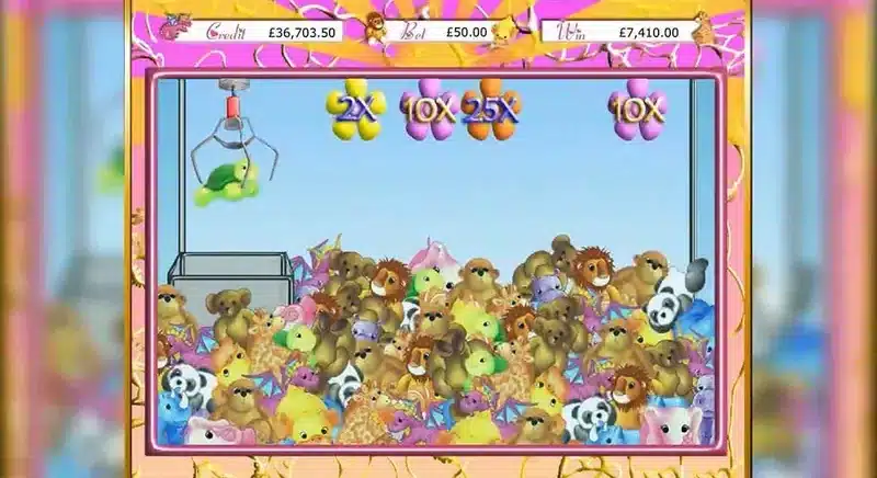 Fluffy Favourites Toybox Pick claw feature